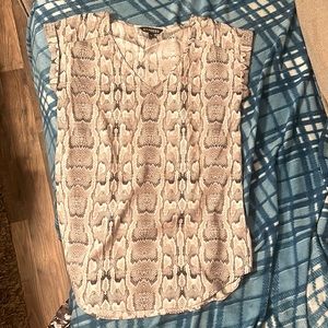 98% polyester 2% spandex Express xs sleeveless blouse